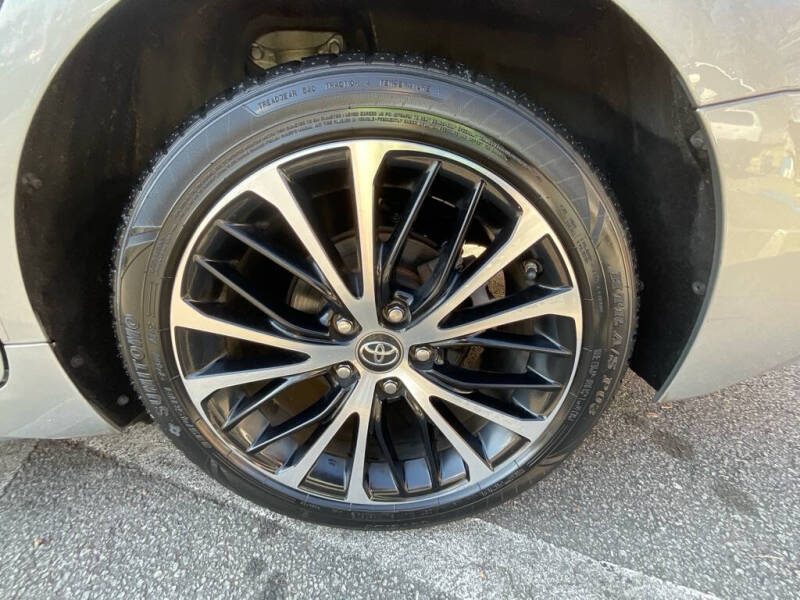 2019 Toyota Camry SE