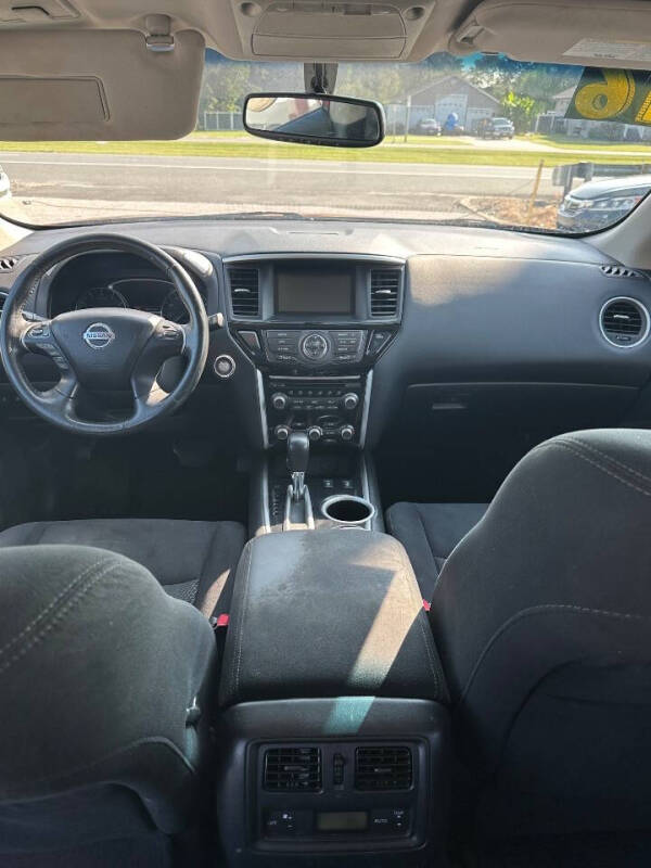 2016 Nissan Pathfinder SV