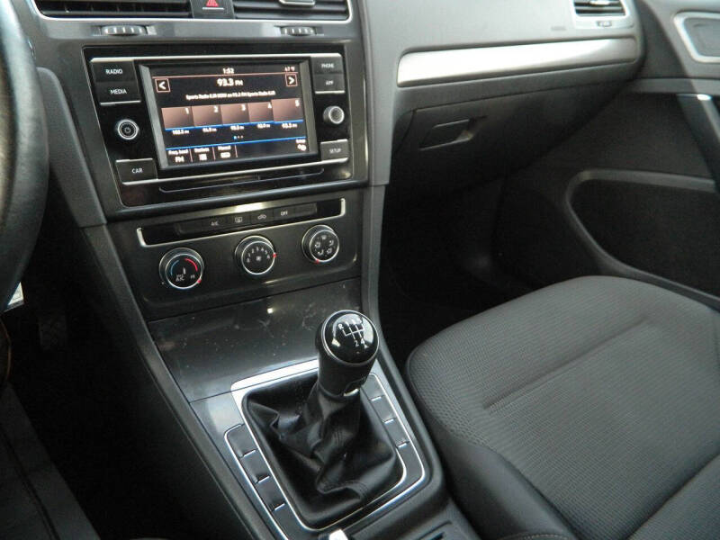 2018 Volkswagen Golf TSI S