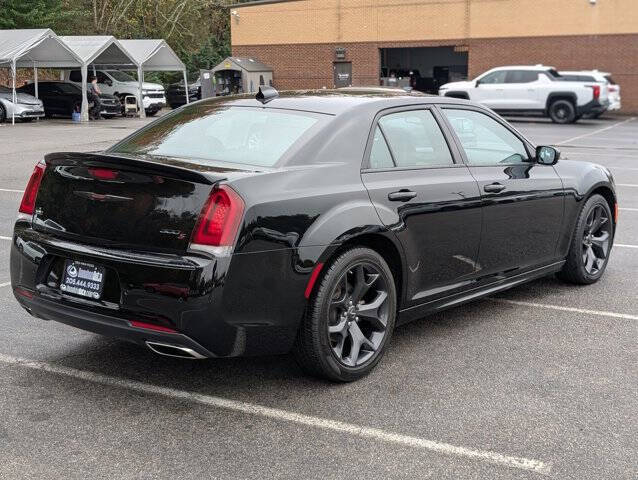 2023 Chrysler 300 S V8