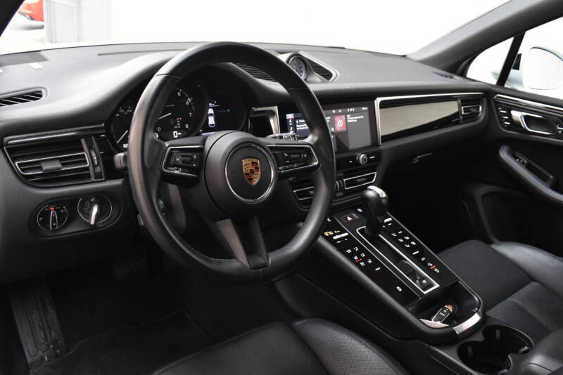 2022 Porsche Macan