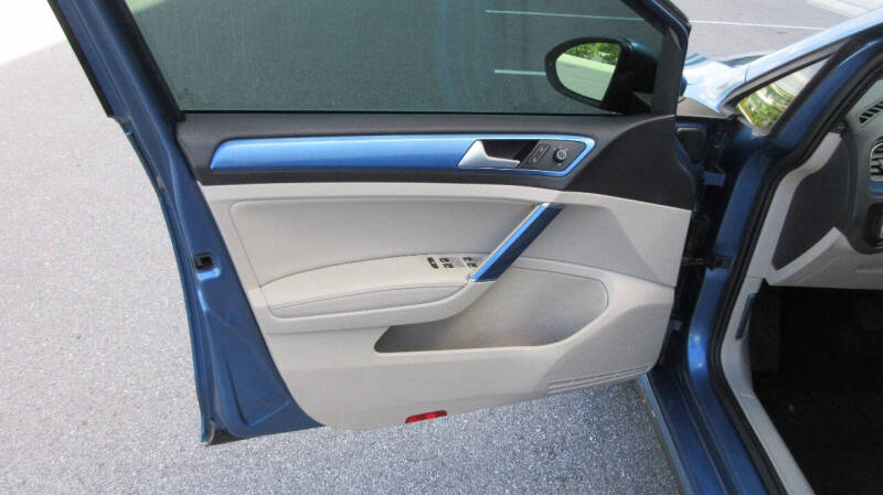2015 Volkswagen e-Golf SEL Premium