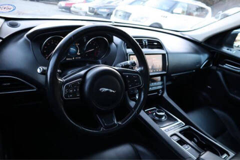 2020 Jaguar F-PACE 25t Premium