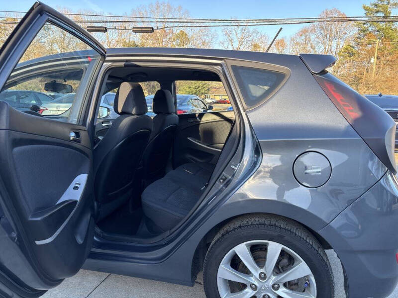 2012 Hyundai Accent SE