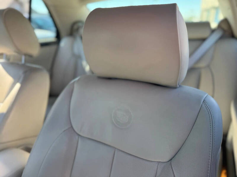 2011 Cadillac DTS Luxury Collection