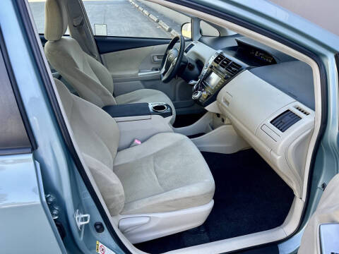 2013 Toyota Prius v Three