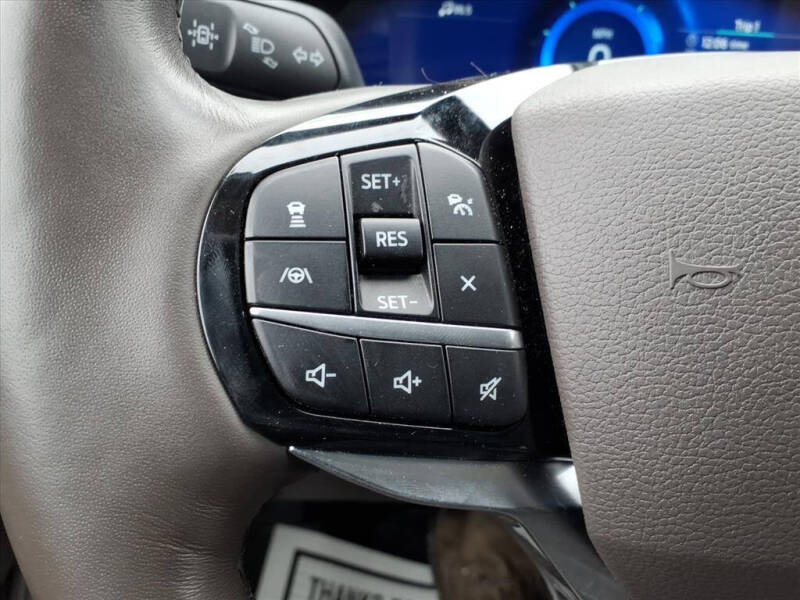 2022 Ford Explorer Hybrid Platinum