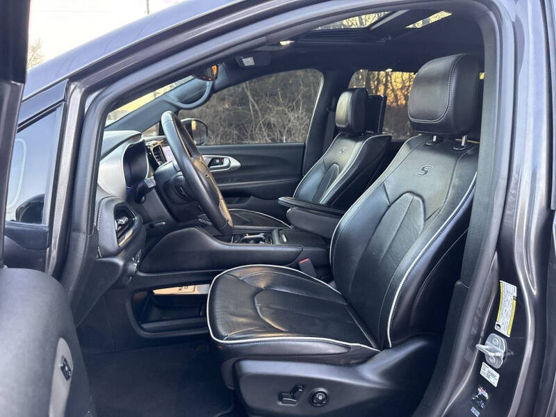 2023 Chrysler Pacifica Plug-In Hybrid Limited