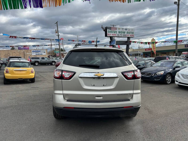 2016 Chevrolet Traverse LT