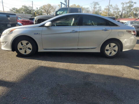 2011 Hyundai Sonata Hybrid for sale at Dave's Garage & Auto Sales in East Peoria IL