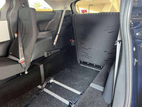 2025 Toyota Sienna LE 8-Passenger