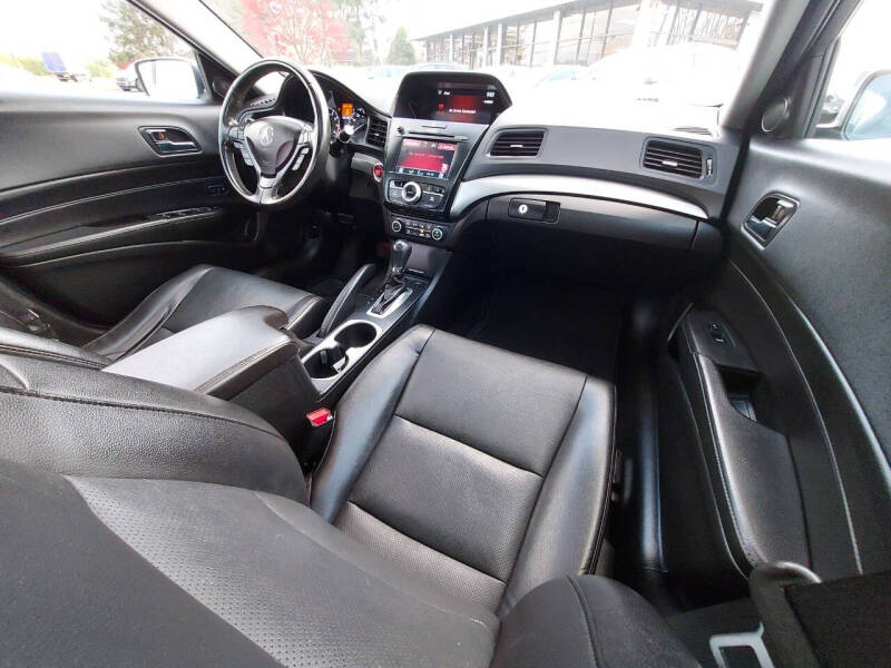 2017 Acura ILX w/Premium