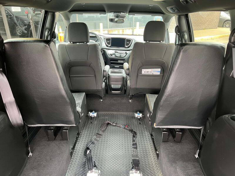 2024 Chrysler Pacifica Touring