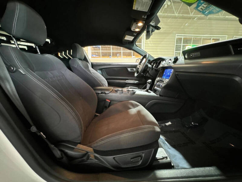 2020 Ford Mustang EcoBoost