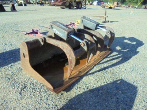  Bobcat Grapple Bucket for sale at Vehicle Network - Dick Smith Equipment in Goldsboro NC