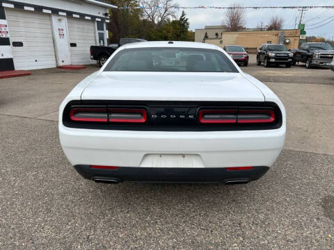 2015 Dodge Challenger SXT