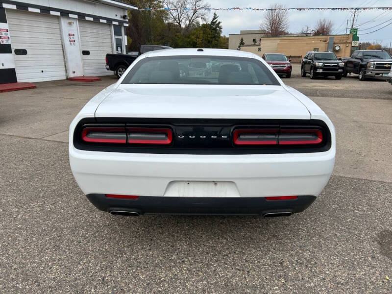 2015 Dodge Challenger SXT