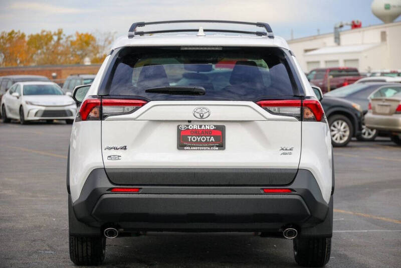 2025 Toyota RAV4 XLE