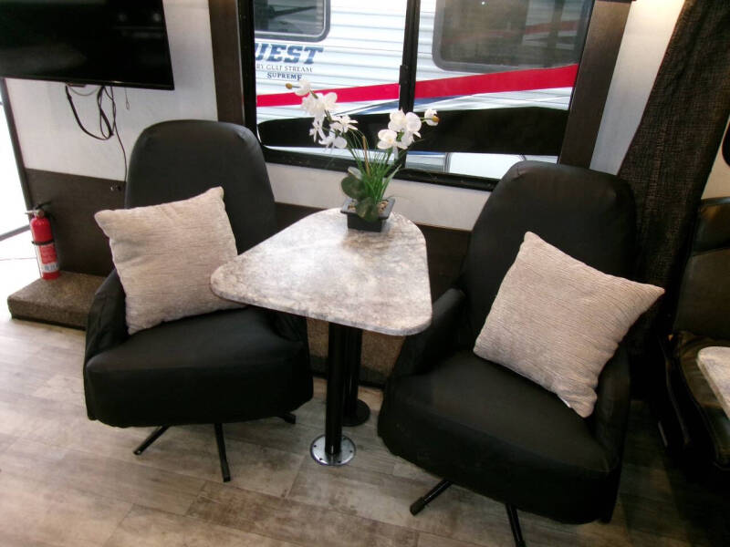 2019 Forest River Shockwave 25rqmx