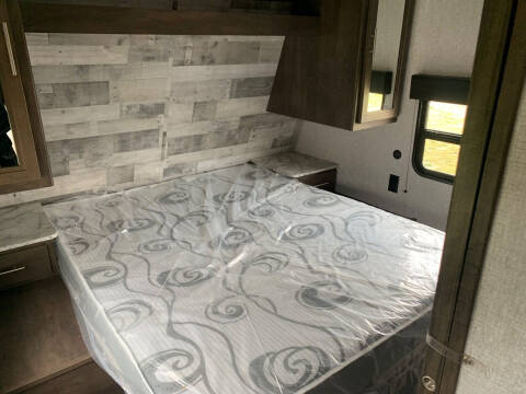 2020 Dutchmen Coleman Lantern 337BH