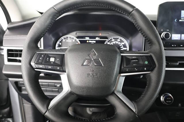 2023 Mitsubishi Outlander SE