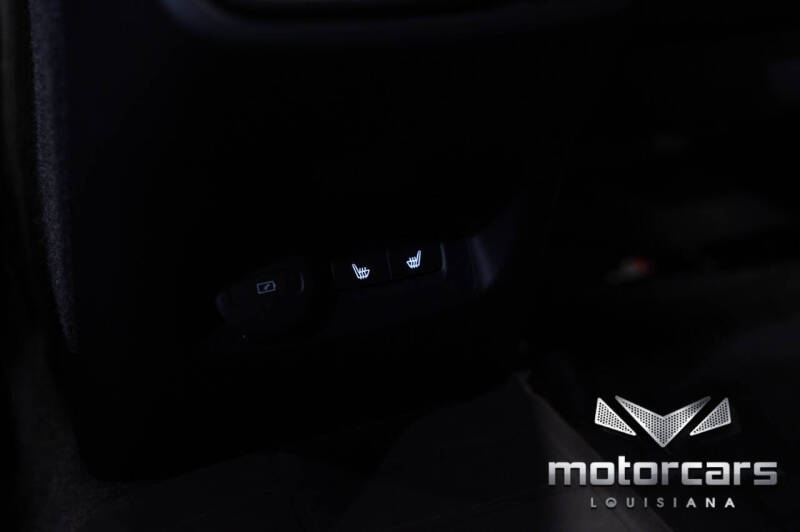 2024 Volvo XC40 B5 Plus Dark Theme