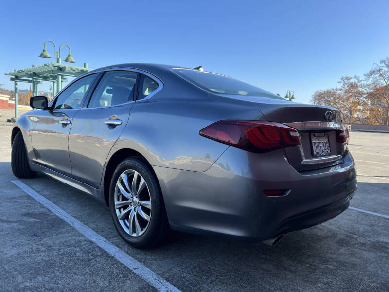 2015 Infiniti Q70 3.7