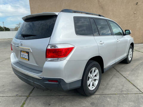 2013 Toyota Highlander SE