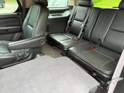 2011 Cadillac Escalade Luxury