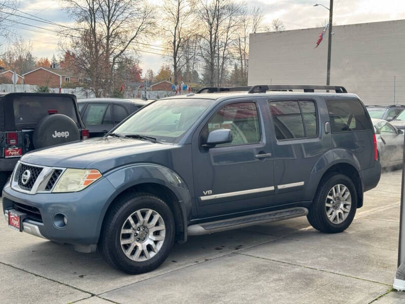 2008 Nissan Pathfinder SE photo 3