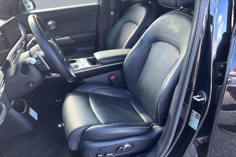 2024 Genesis GV60 Advanced