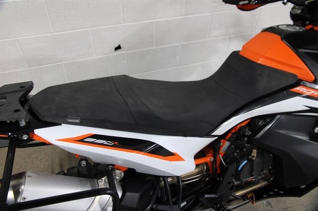 2022 KTM 890 ADVENT