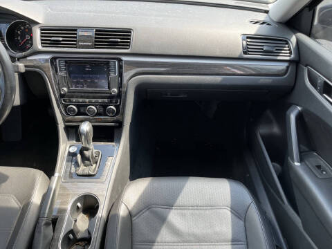 2018 Volkswagen Passat 2.0T SE