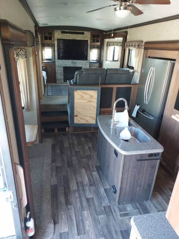 2017 Keystone RV Montana Mo3791rd17