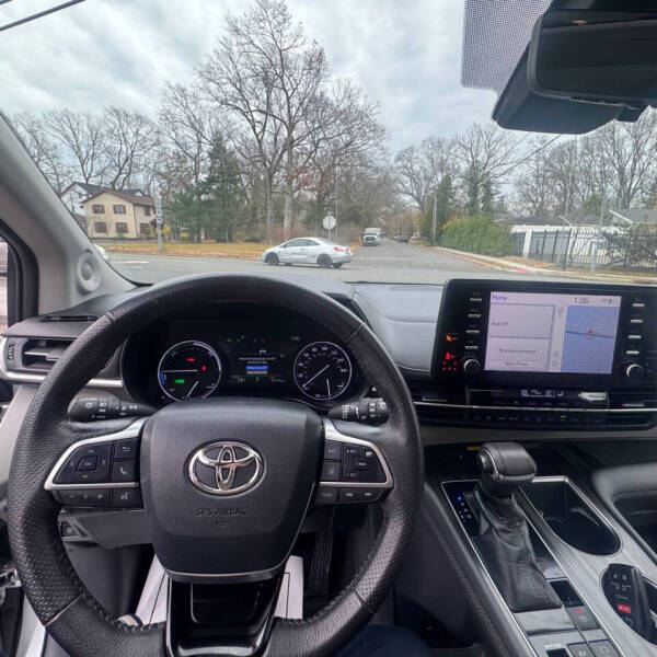 2021 Toyota Sienna Limited 7-Passenger