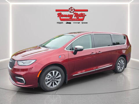 2023 Chrysler Pacifica Plug-In Hybrid Limited