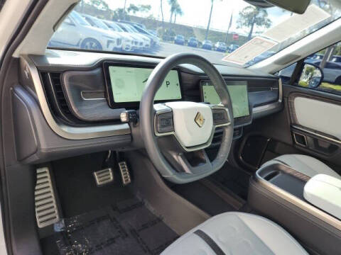 2023 Rivian R1S Adventure