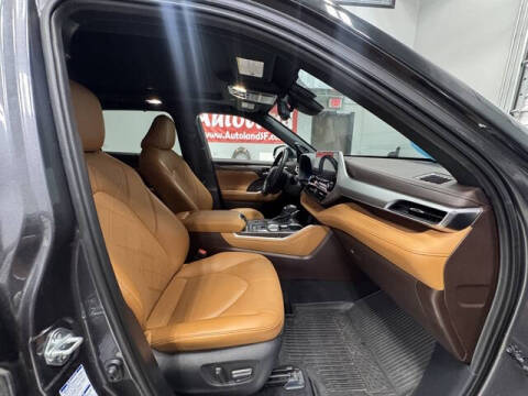 2021 Toyota Highlander Hybrid Platinum