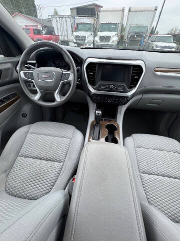 2017 GMC Acadia SLE-2