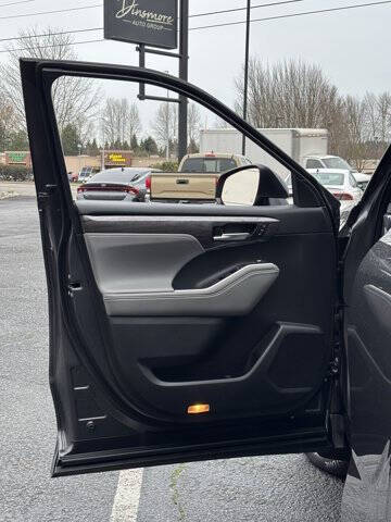 2022 Toyota Highlander Platinum