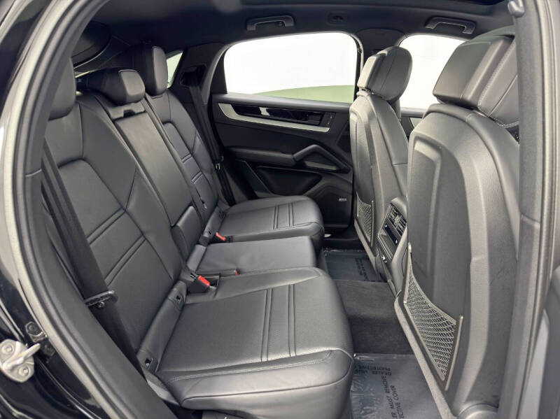 2024 Porsche Cayenne Coupe