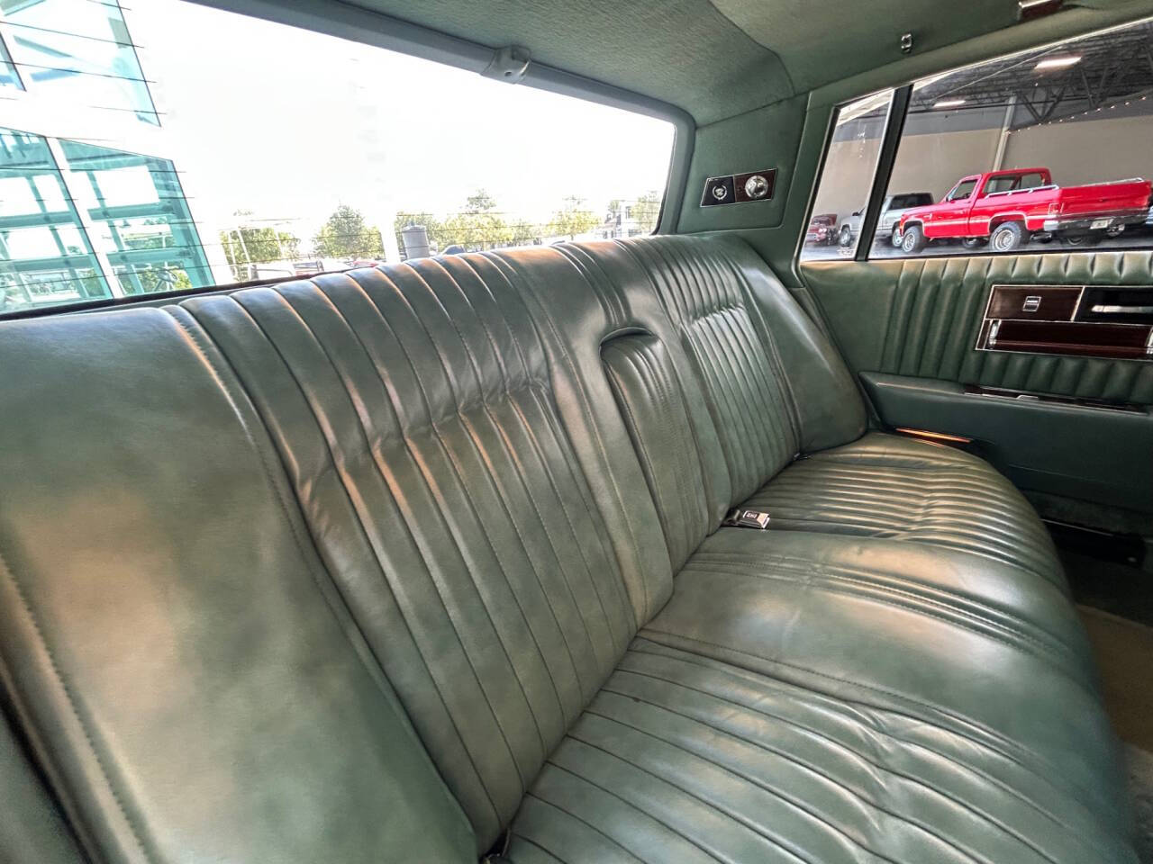 1977 Cadillac Seville 34