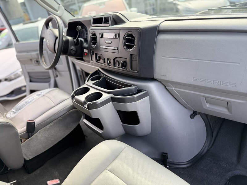 2010 Ford E-Series E-250