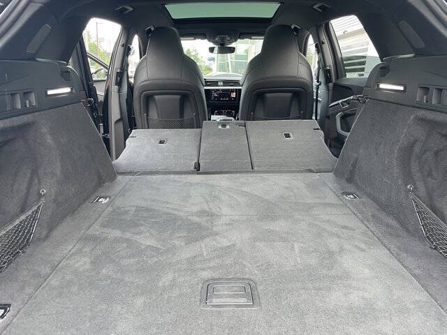 2022 Audi e-tron S quattro Premium Plus