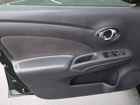 2013 Nissan Versa 1.6 SV