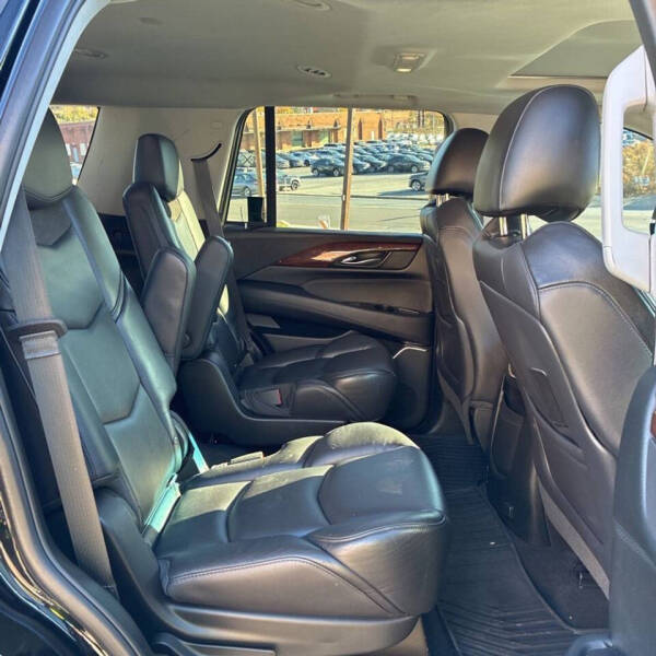 2018 Cadillac Escalade Luxury