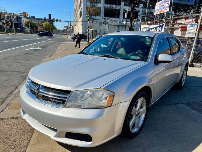 2012 Dodge Avenger SXT photo 5