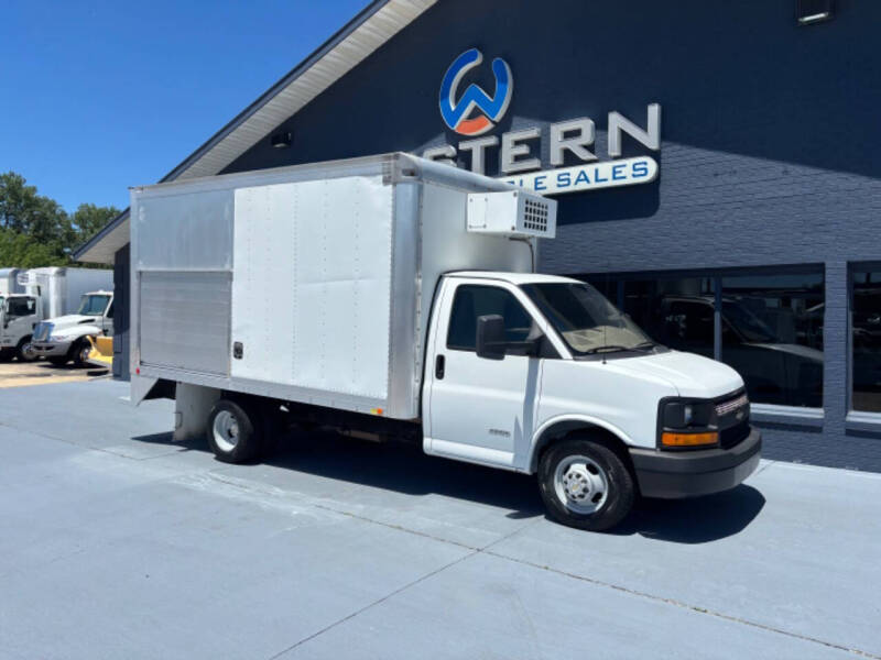 2016 Chevrolet Express 4500 Reefer Box Van