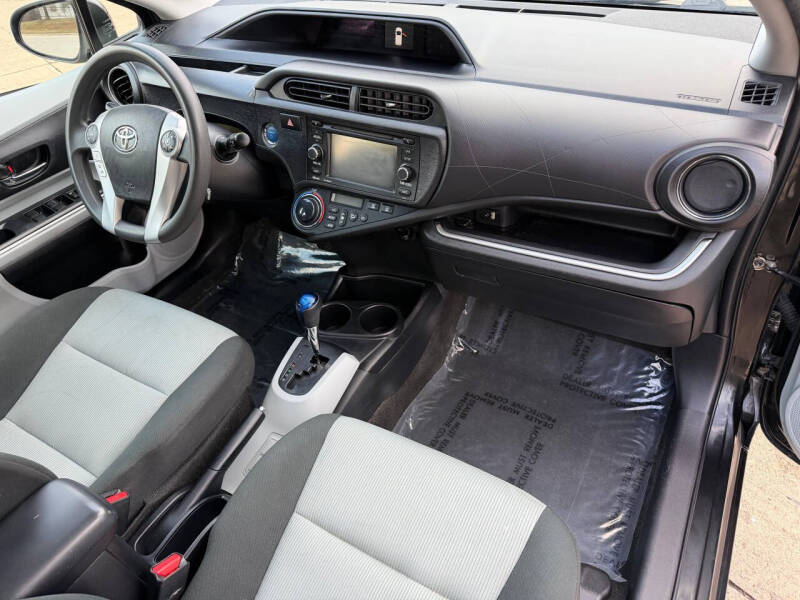 2014 Toyota Prius c Three