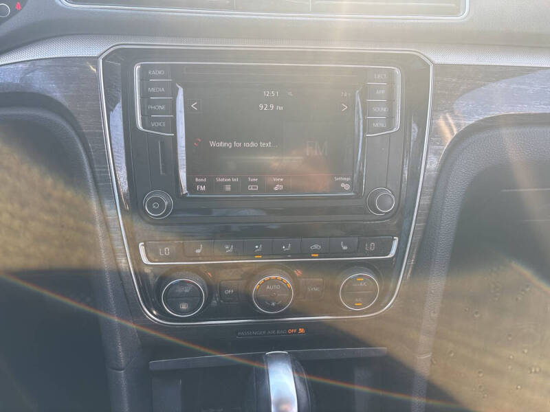 2018 Volkswagen Passat 2.0T SE